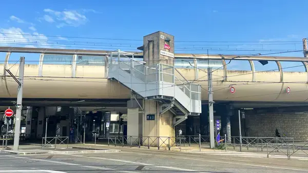 Borne de Recharge 33 Installateur borne de recharge Cenon